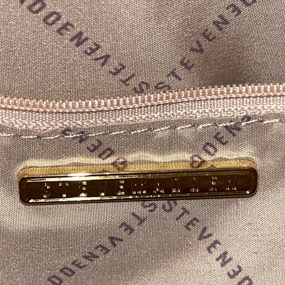 Steve Madden bag. Handbag. Purse. Pocketbook. - Picture 11 of 13